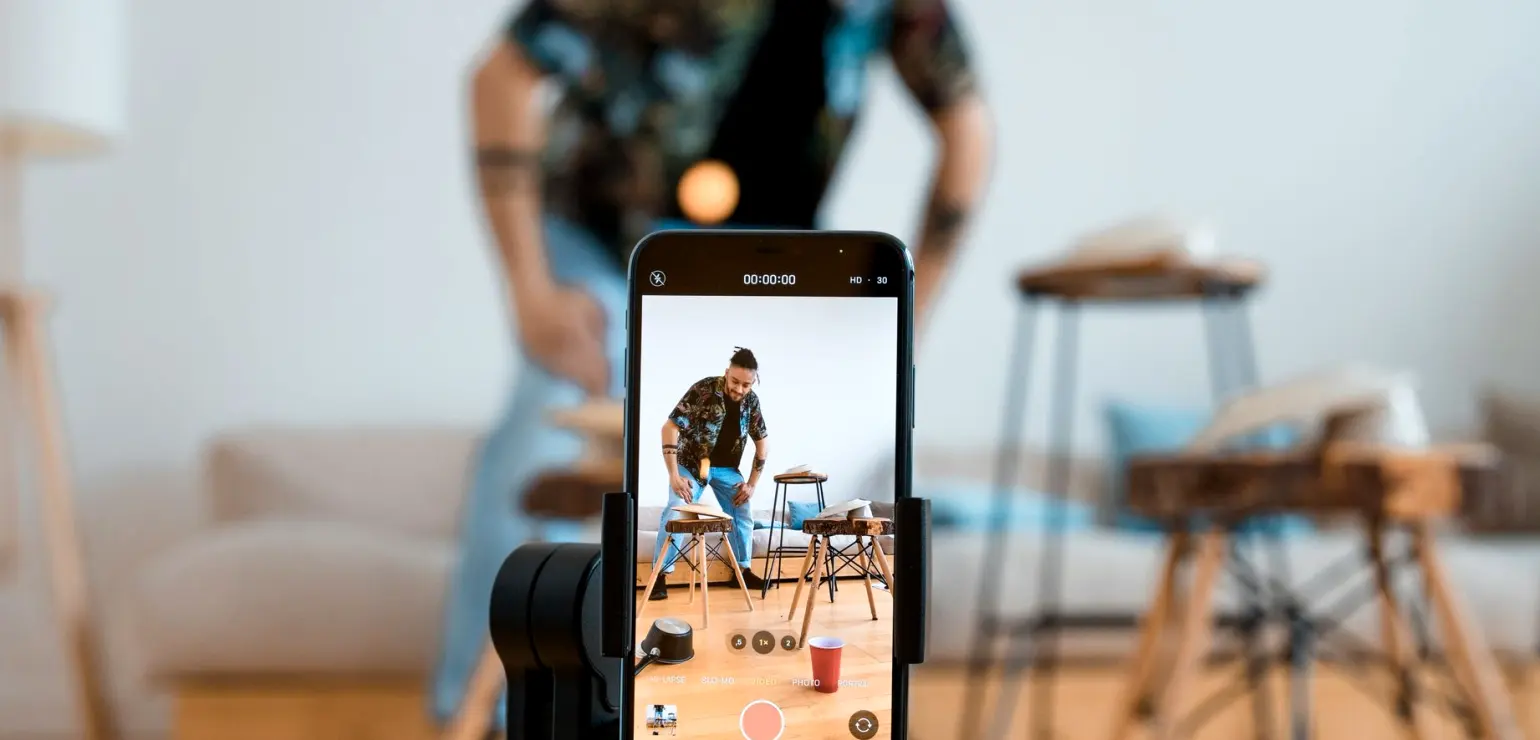 Hvad betyder B-roll, og hvorfor skal din mobilreportage have det?